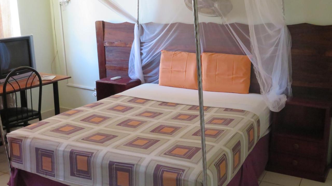Pakwach Global Village Hotel מראה חיצוני תמונה