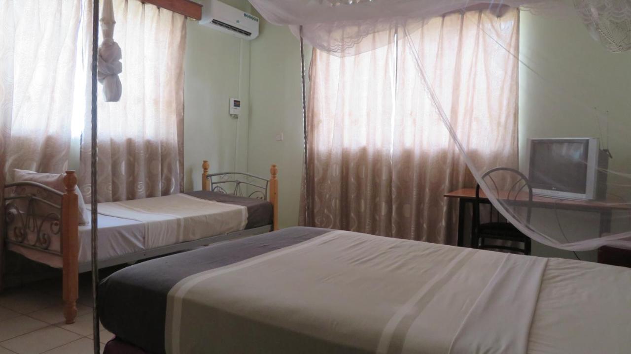 Pakwach Global Village Hotel מראה חיצוני תמונה