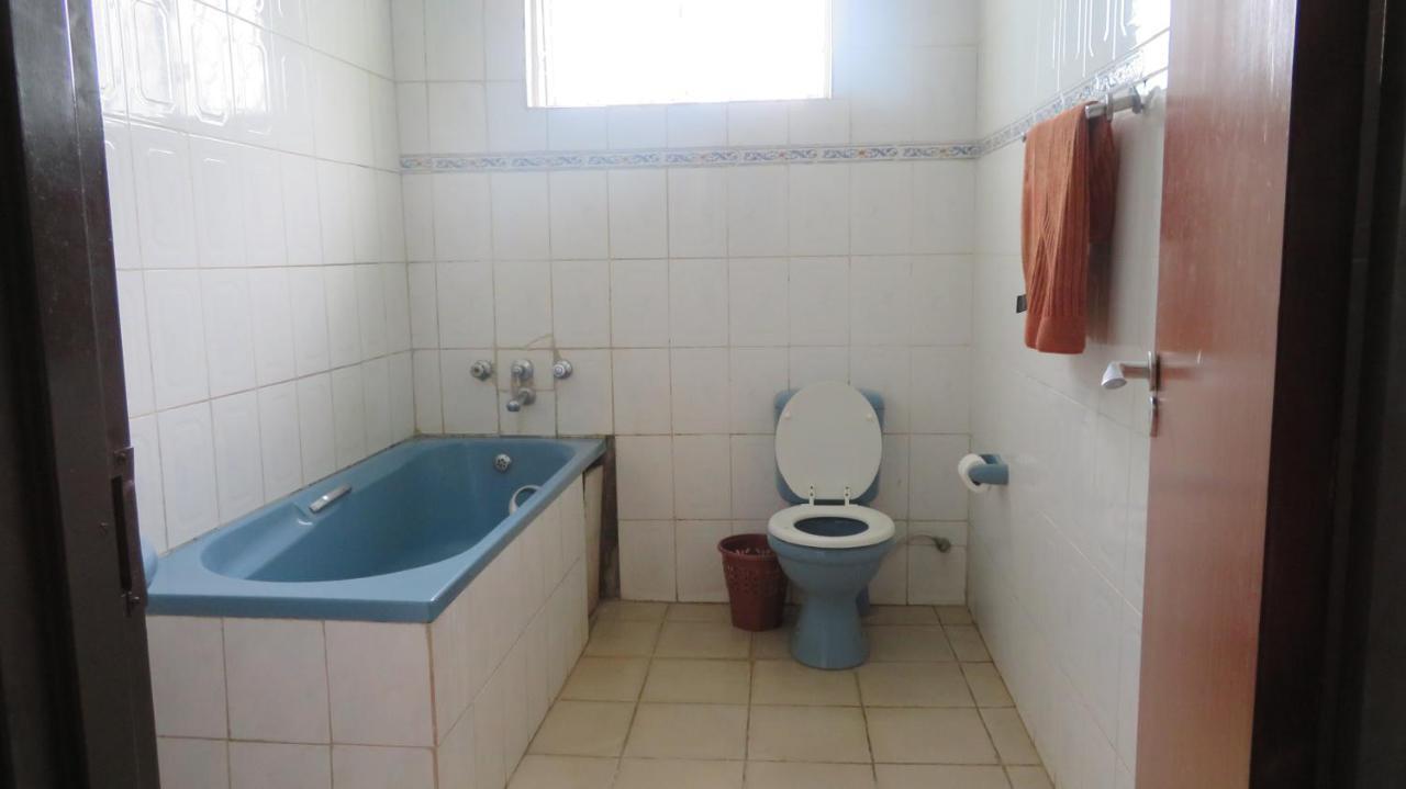 Pakwach Global Village Hotel מראה חיצוני תמונה