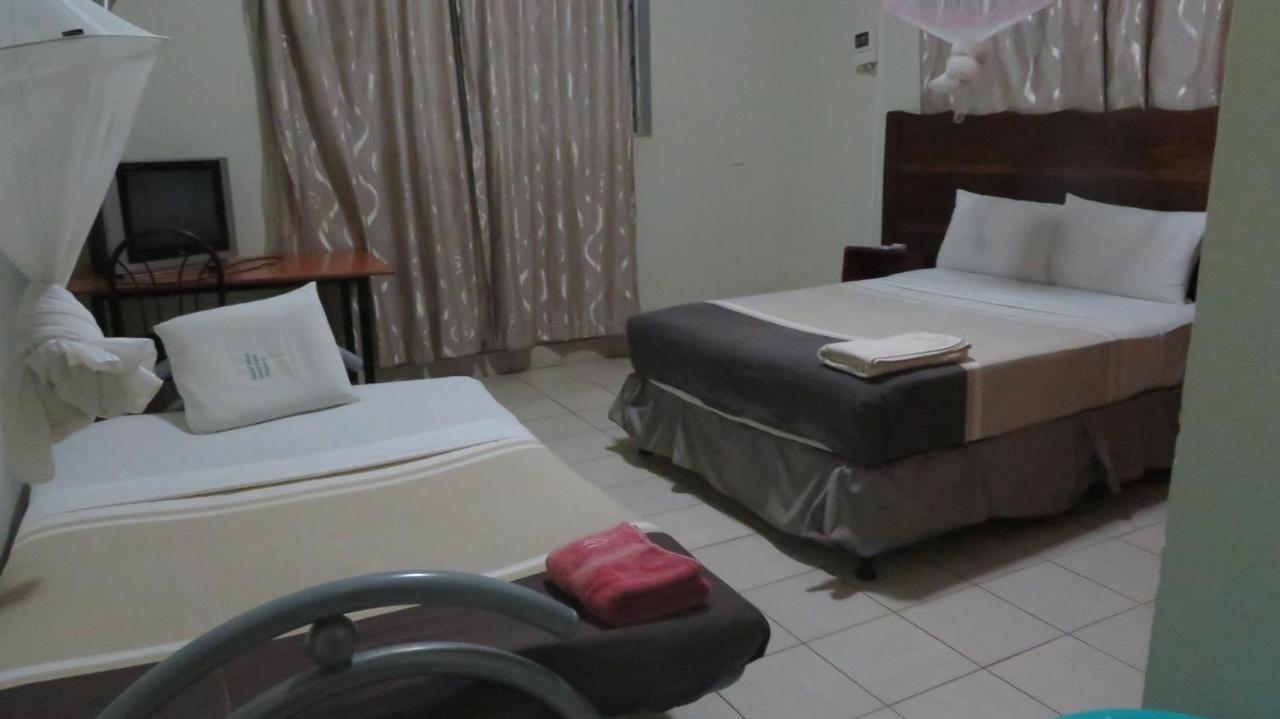 Pakwach Global Village Hotel מראה חיצוני תמונה