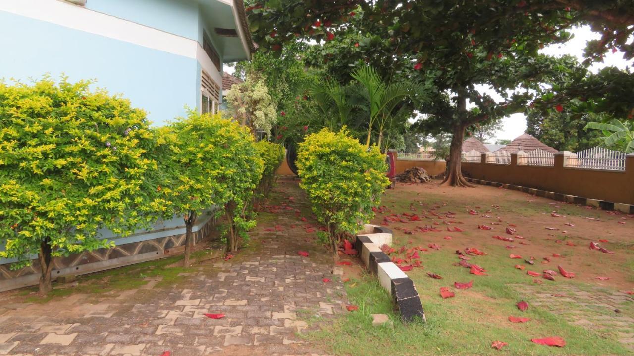 Pakwach Global Village Hotel מראה חיצוני תמונה