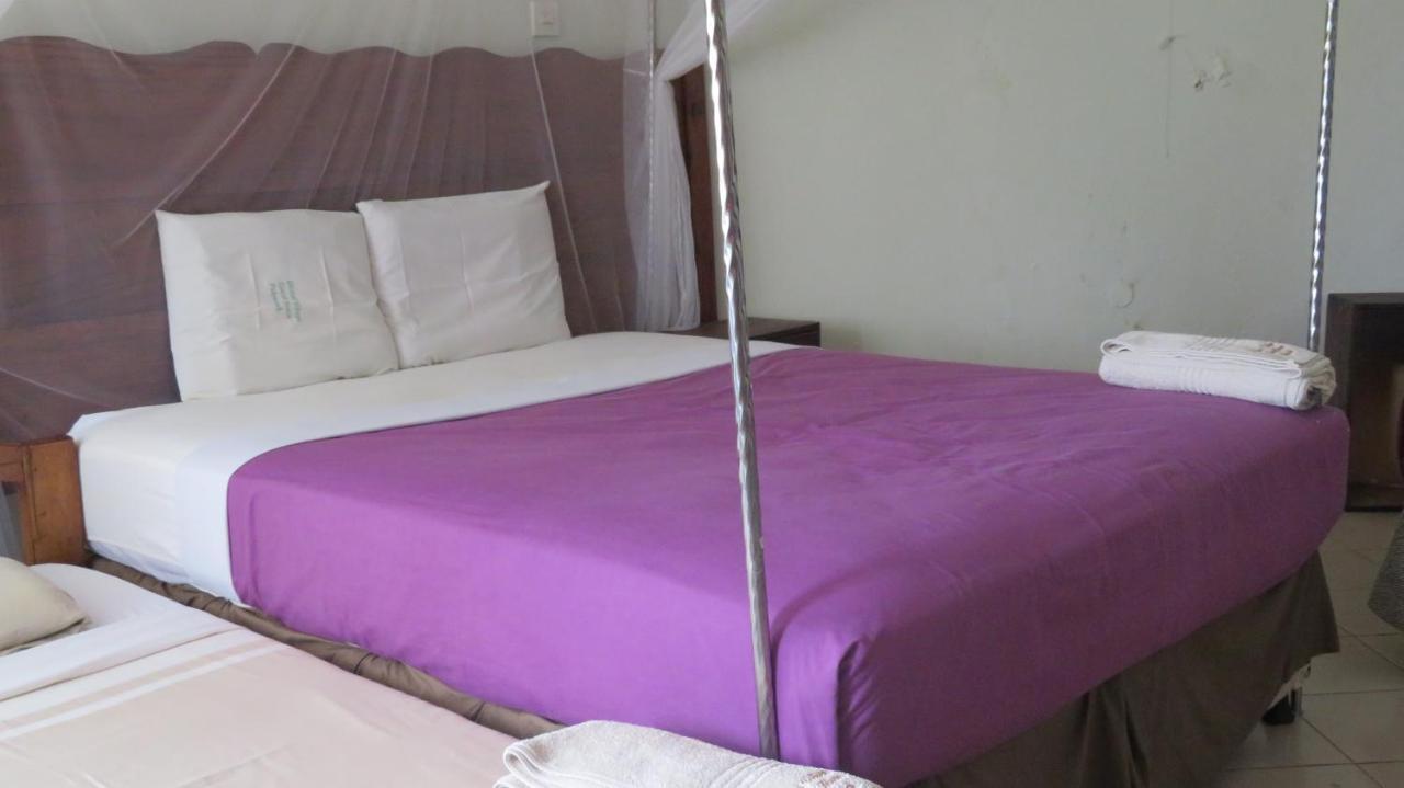 Pakwach Global Village Hotel מראה חיצוני תמונה